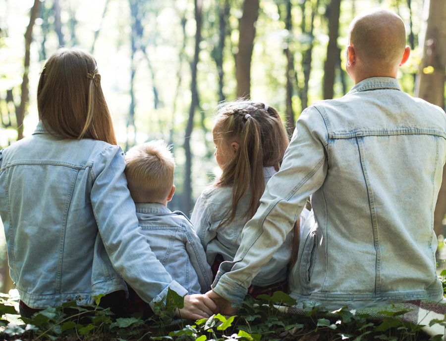 Familie im Familienurlaub im Bayerischen Wald
